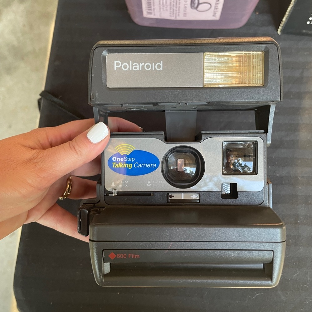 Polaroid talking camera one step 600